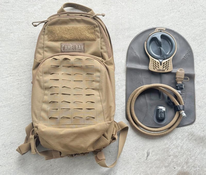 画像1: 米軍実物 CAMELBAK キャメルバック M.U.L.E. Mil-Spec Crux 100oz 3L　コヨーテ (1)