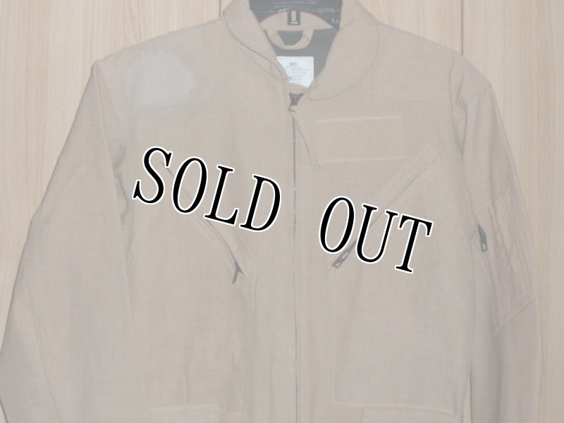 画像2: CWU77/P ケミカルスーツ 38S タン (2)