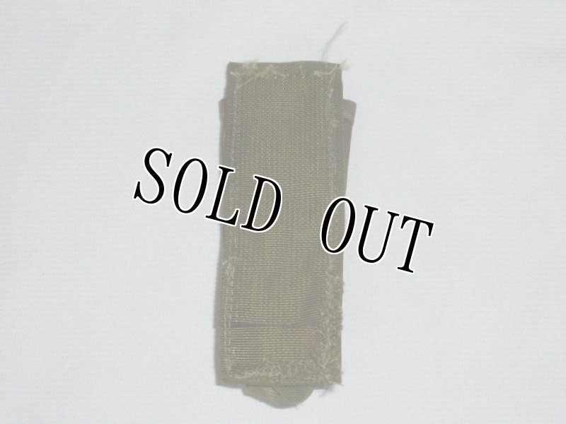 画像2: 米軍実物 迷彩マグポーチ (2)