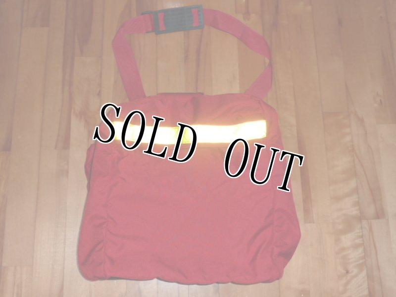 画像2: 【値下げ!!】米軍放出品,FIRE FIGHTER バッグ (2)