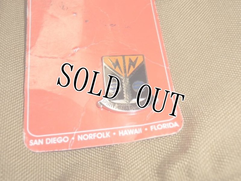 画像2: 米軍放出品.Army Crest: 58th Signal Battalion - Spirit, Speed, Strength (2)