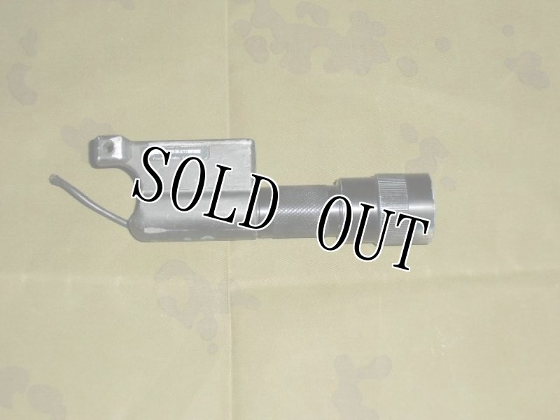 画像2: 米軍放出品.実物　旧Surefire 610R　タクティカル・ライト　 (2)