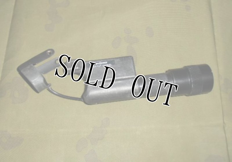 画像2: 米軍放出品.実物 旧Surefire 610R タクティカル・ライト  (2)