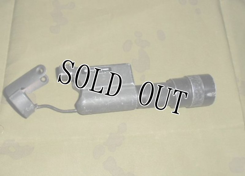 画像2: 米軍放出品.実物 旧Surefire 610R タクティカル・ライト  (2)