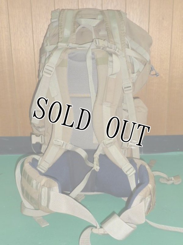 画像2: 【米軍放出品】Mystery Ranch ミステリーランチ 　アサルトパック コヨーテ (2)