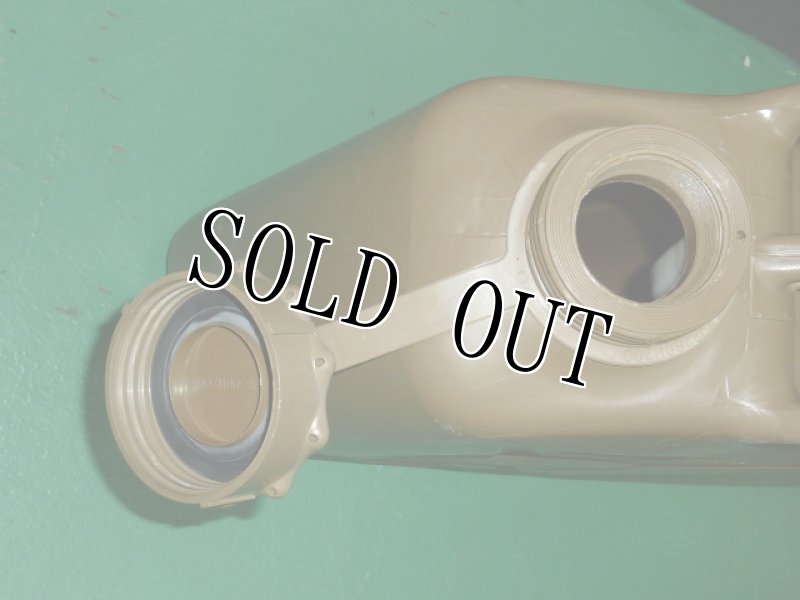 画像4: 米軍放出品,Scepter Military Fuel Gas Can (プラスチック) (4)