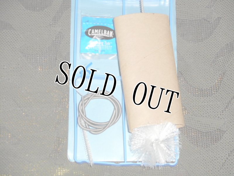 画像2: 米軍放出品 キャメルバッグ クリーニングキット (2)