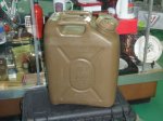 画像2: 米軍放出品,Scepter Military Fuel Gas Can (プラスチック) (2)