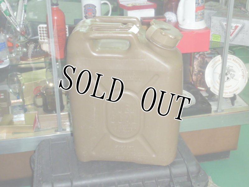 画像2: 米軍放出品,Scepter Military Fuel Gas Can (プラスチック) (2)
