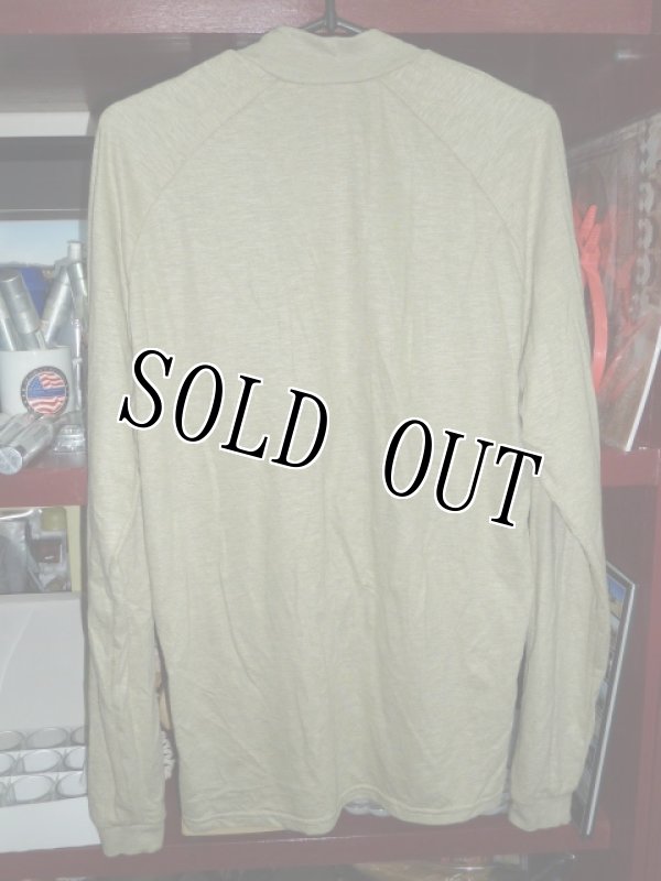 画像2: 米軍放出品,FROG ロングスリーブシャツ M (2)