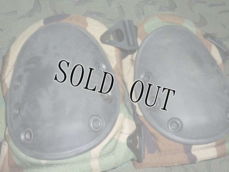 画像2: 米軍放出品,ALTA ニーパッド (2)