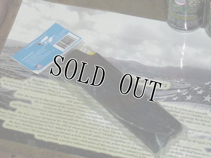 画像2: 米軍放出品 バッテリー・クリップAAバッテリーディスペンサー(ブラック) (2)