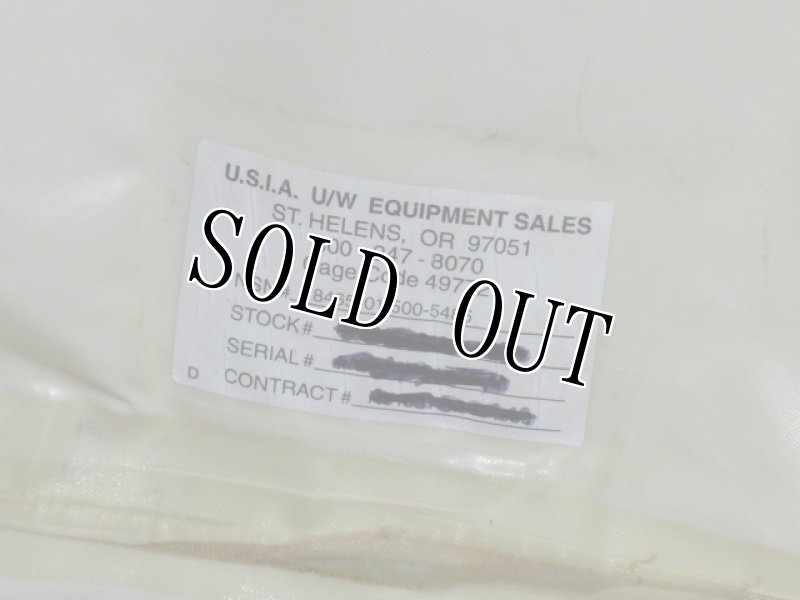 画像8: 米軍実物 ネービーシールズ 防水 バックパック デザート3C (8)