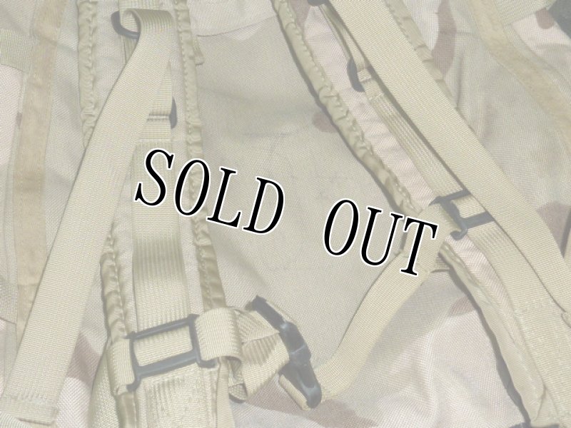 画像4: 米軍実物 ネービーシールズ 防水 バックパック デザート3C (4)