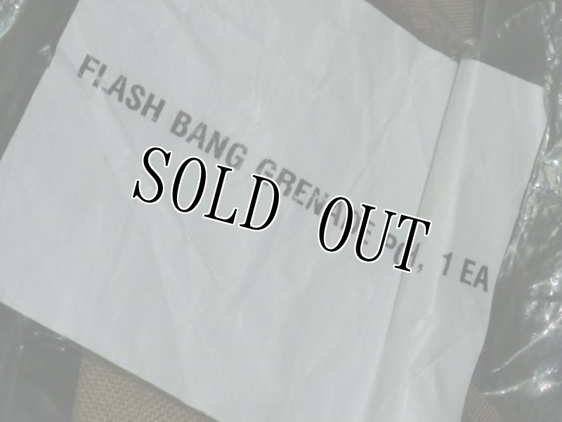 画像2:  米軍実物  FLASH BANG GRENADE POUCH マルチ (2)