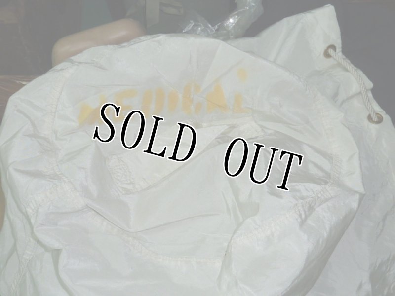 画像2: 米軍実物 US NAVY MEDIC  BAG (2)