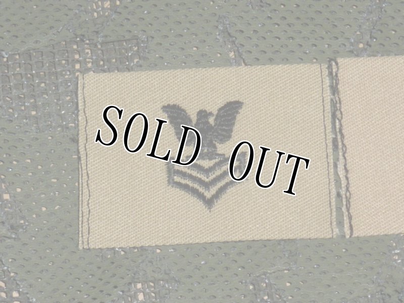 画像2: 米軍実物 US NAVY  一等兵曹(E-6)デザート3C 襟章 (2)