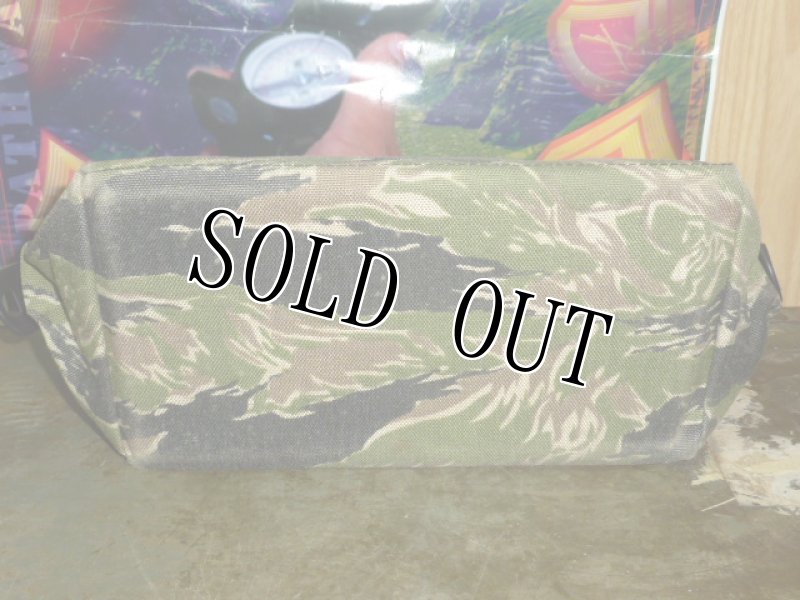 画像7: 米軍放出品.タイガーストライプ TOOLバッグ (7)