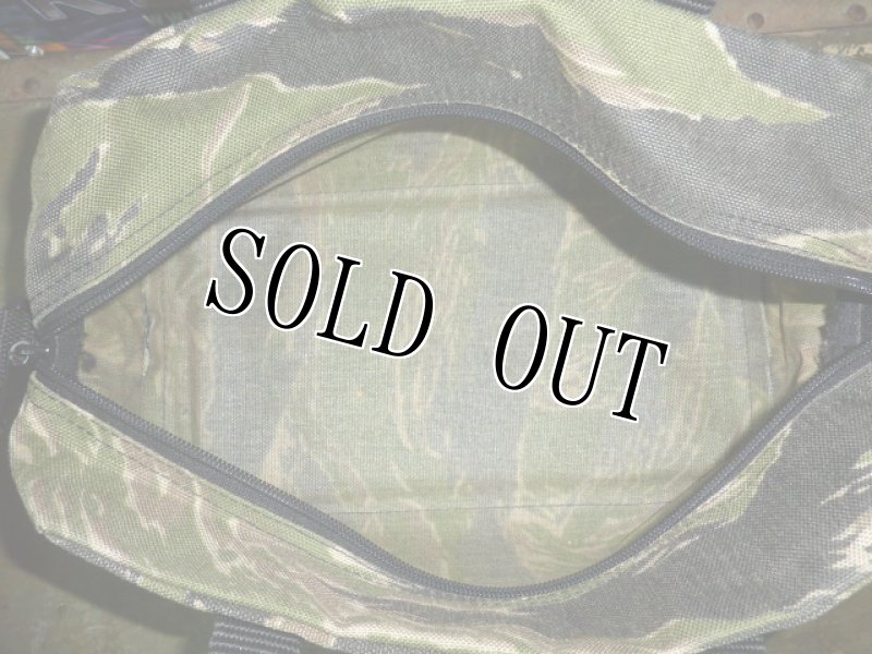 画像6: 米軍放出品.タイガーストライプ TOOLバッグ (6)