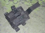 画像1: 米軍NAVY放出品　SEATEC　Drop Leg M4 Double Magazine Pouch (1)