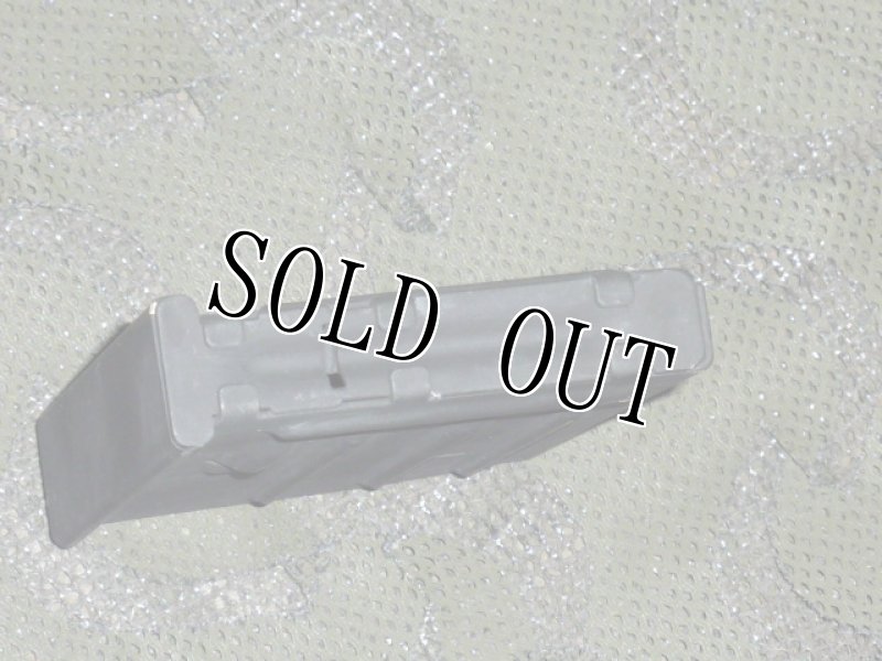 画像4: 米軍実物 90mm 無反動砲 スポッティング・ライフル用マガジン (4)