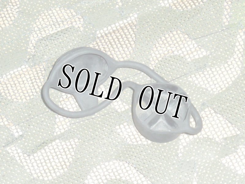 画像2: 米軍放出品　ACOG 　ラバー　レンズカバー (2)