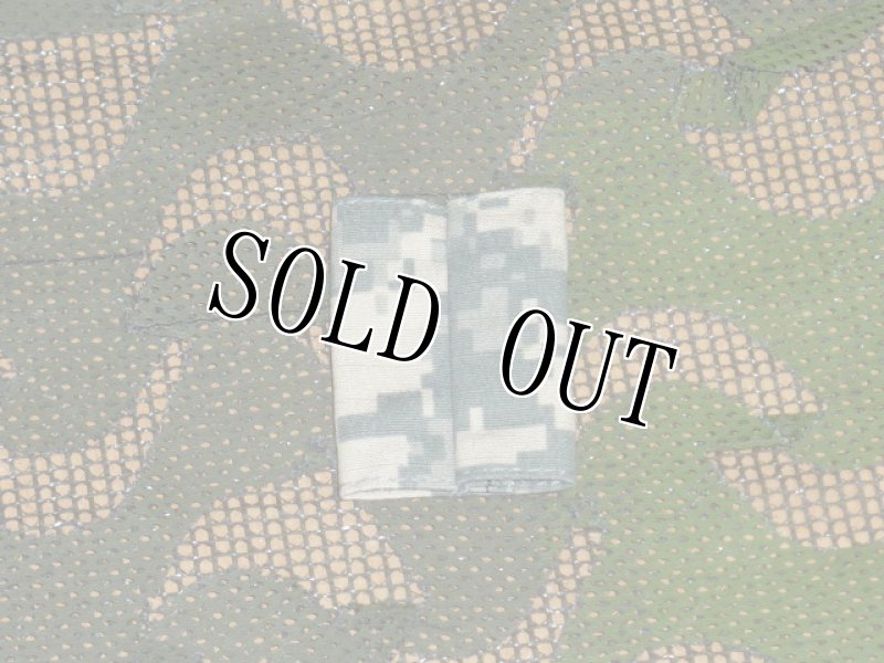 画像2: 米軍実物　ACU ゴアテックスパーカー 階級章　 (2)