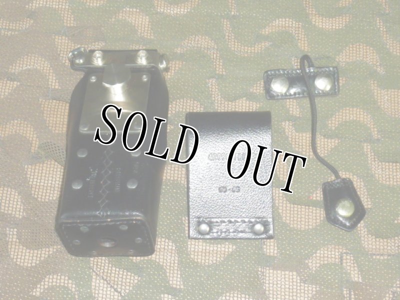 画像2: 米軍実物　MOTOROLA レザー ブラック　ラジオポーチ (2)