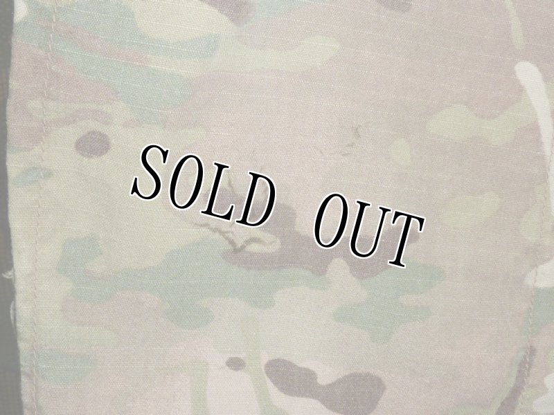 右膝部分のシミ