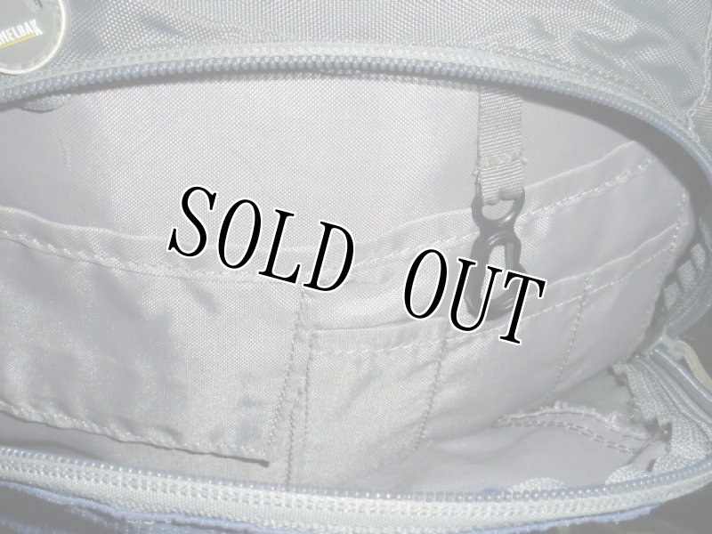 画像8: 米軍放出品 Camelbak Cloud Walker  (2 Litre) (8)