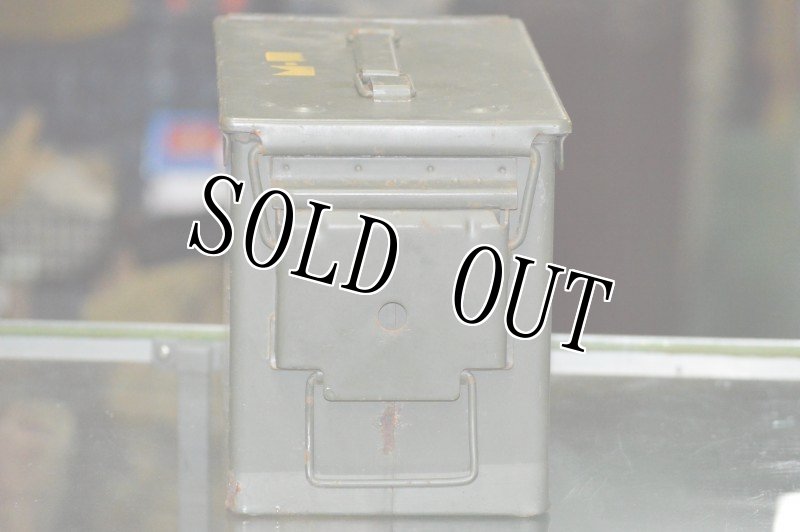 画像2: 米軍実物 アーモボックス 840 CRTG 5.56MM 弾薬ケース  (2)