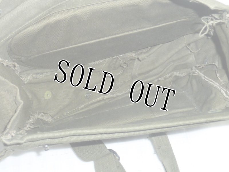 画像4: 米軍実物　M-17　ガスマスクバッグ (4)