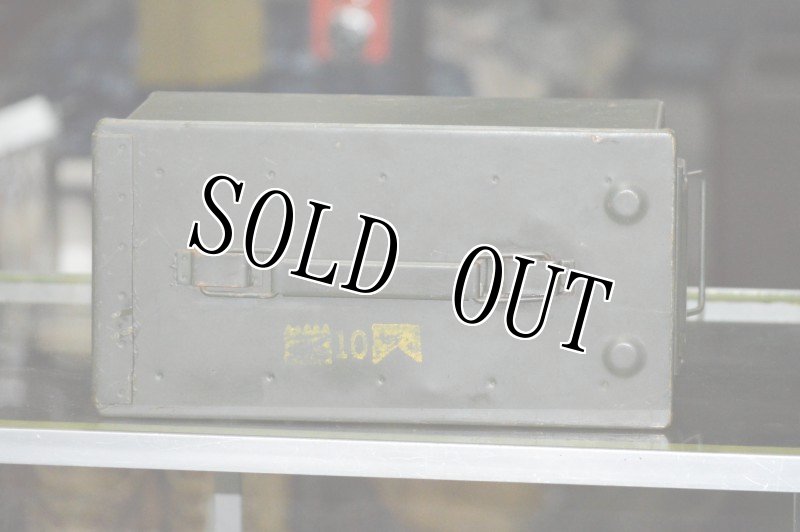 画像5: 米軍実物 アーモボックス 840 CRTG 5.56MM 弾薬ケース  (5)