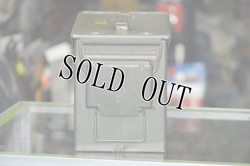 画像2: 米軍実物 アーモボックス 840 CRTG 5.56MM 弾薬ケース  (2)