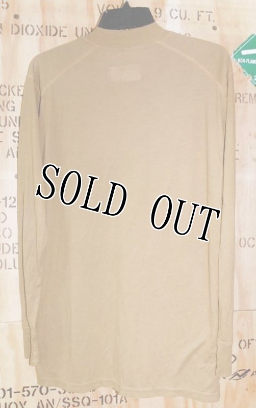 画像3: 米軍放出品,FROG ロングスリーブシャツ S (3)