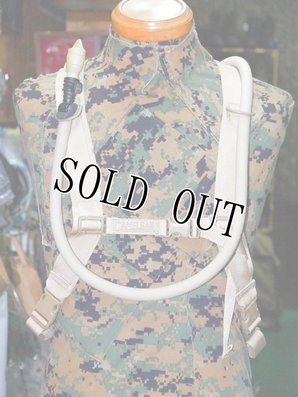 画像4: 米軍放出品 キャメルバック デザート3C 70OZ(2リットル) (4)