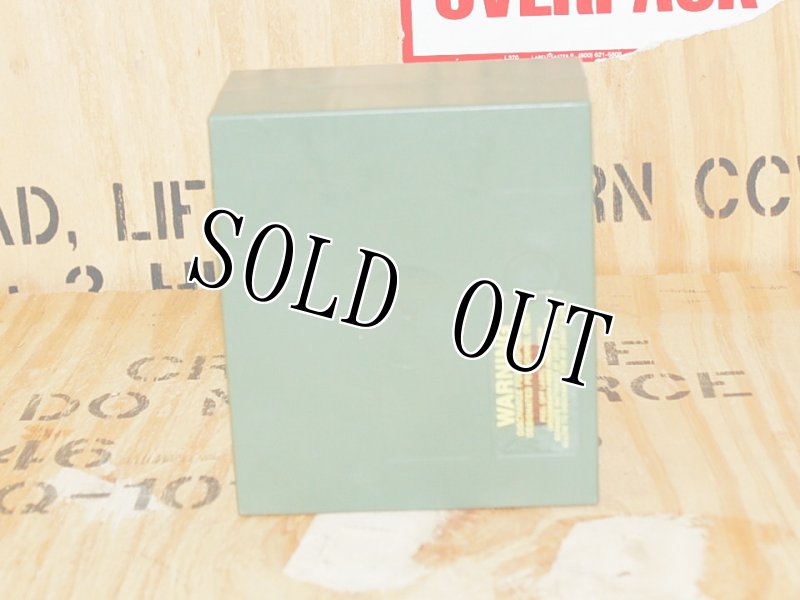 画像2: 米軍実物　軍用バッテリーパック（BA-5590）  (2)