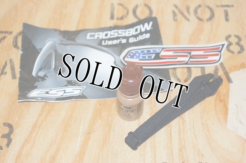 画像1: 米軍実物 CROSSBOW　ESSサングラスストラップ/クリーナーセット (1)