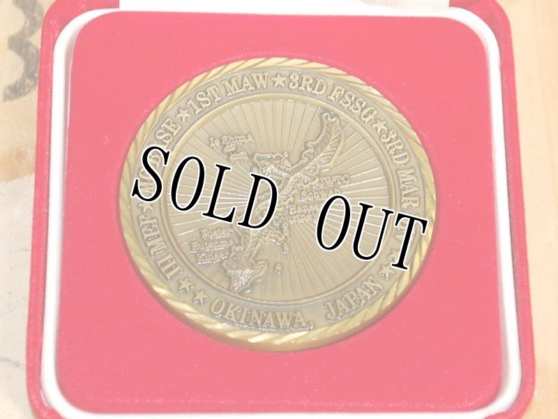 画像2: 海兵隊実物 CAMP OKINAWA モニュメントメダル (2)