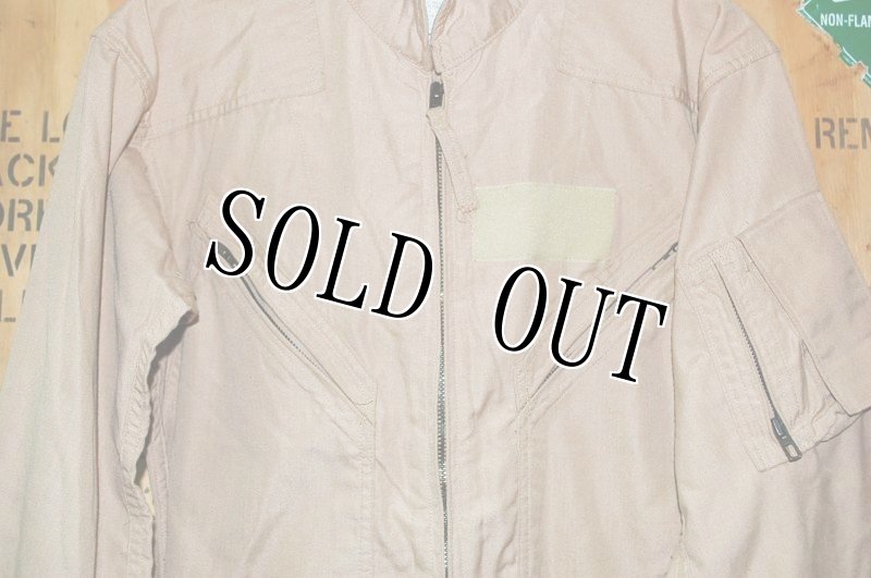 画像2: 米軍放出品,CWU27/P フライトスーツ タン 38R (2)