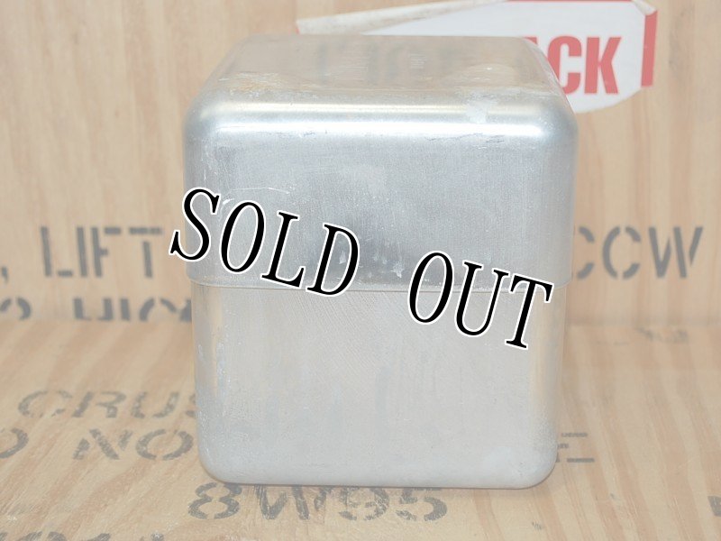 画像2: 米軍実物 Coleman PEAK 1 アルミケース & ハンドル (2)