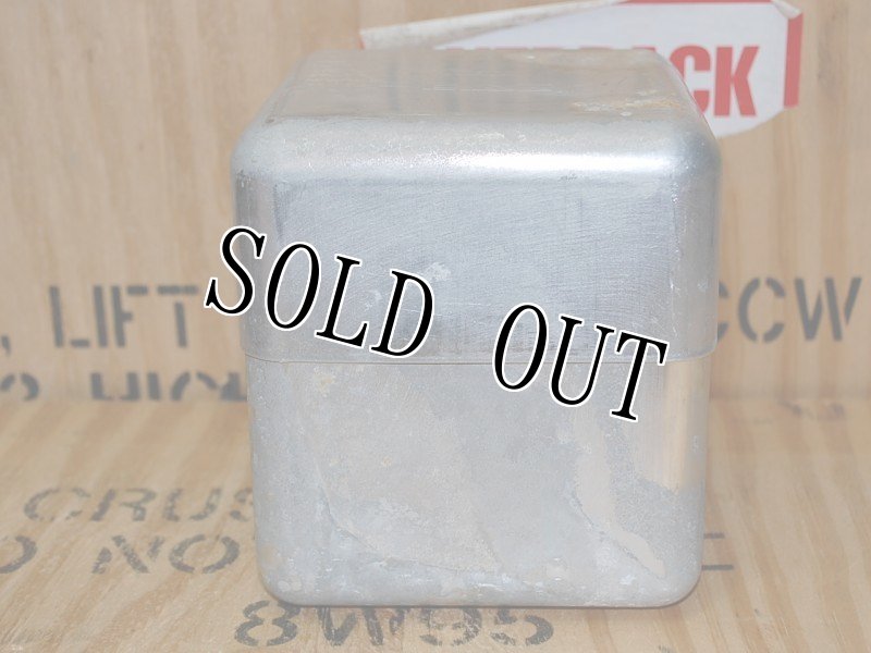 画像3: 米軍実物 Coleman PEAK 1 アルミケース & ハンドル (3)