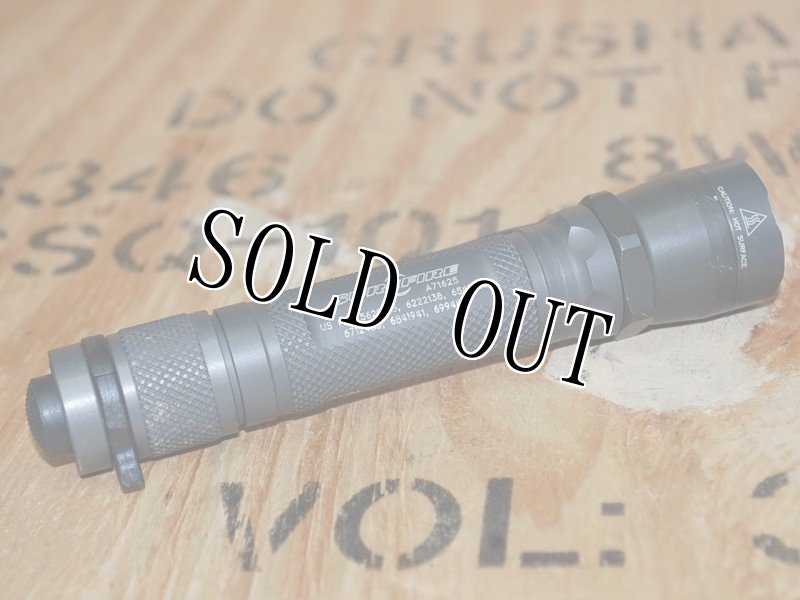 画像2: 米軍放出品 SUREFIRE A2 Aviator LED赤 生産終了  (2)