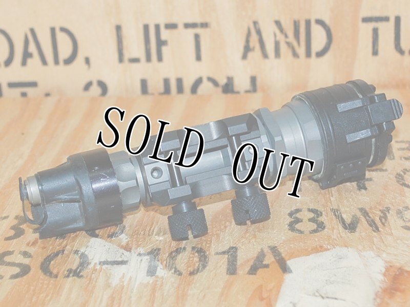 画像4: 米軍実物 SUREFIRE/M951 ウェポンライト  ピカティニーマウント FM63IR  (4)