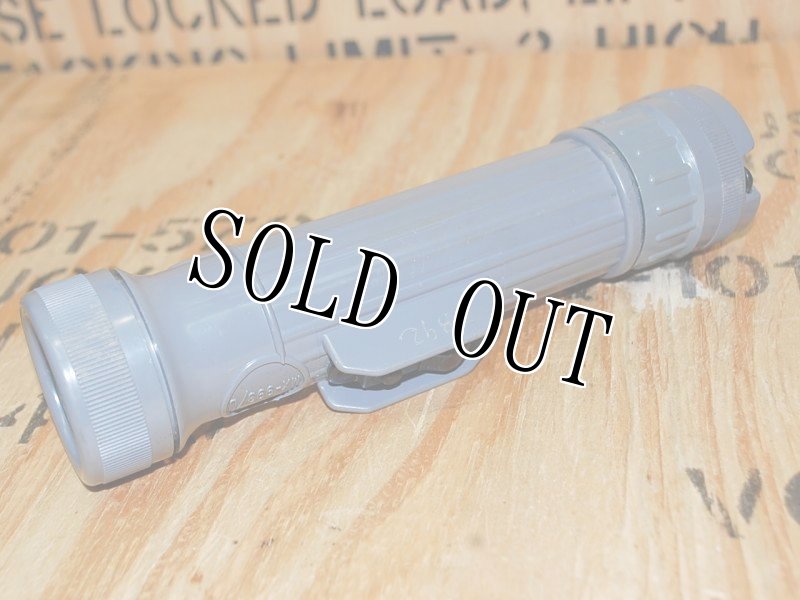 画像3: 米軍実物 U.S.NAVY FULTON ミリタリーライト  MX-993/U ストレート型 LED球 (3)