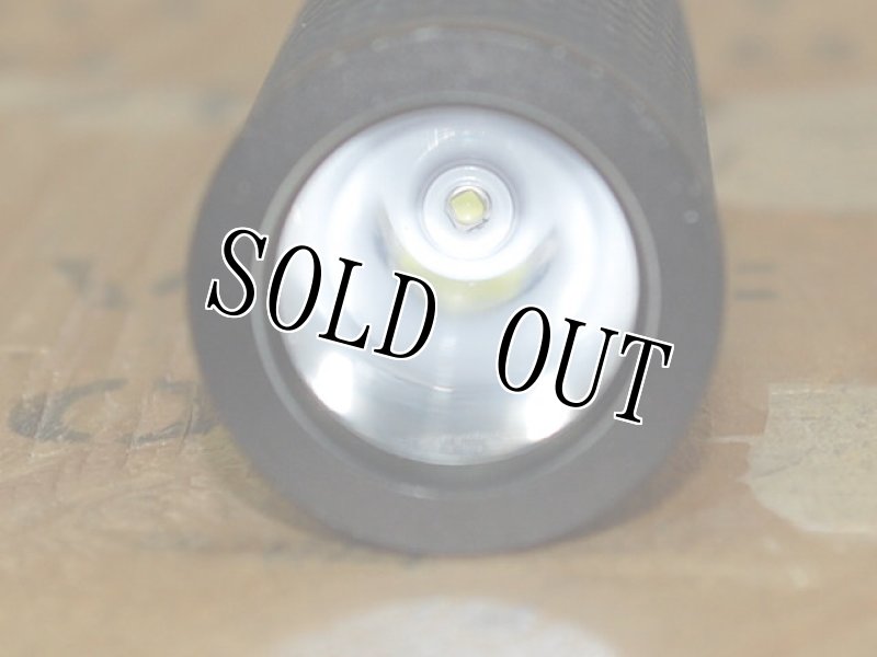 画像2: 米軍放出品 防災 防犯 警棒 LEDフラッシュライト (2)