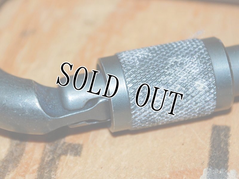 画像5: 米軍放出品 Petzl Attache Screw-Lock Carabiner (Army Green) (5)