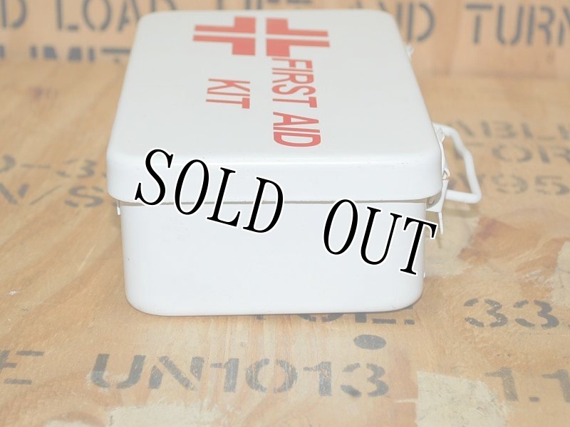 画像2: 米軍放出品 FIRST AID KIT CASE (2)