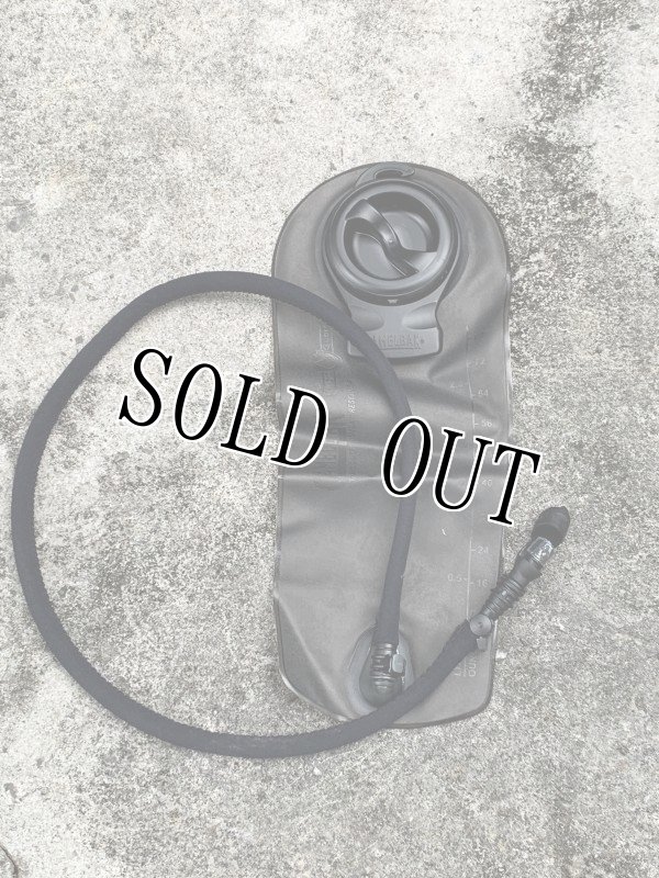 画像13:  米軍放出品 キャメルバック MULEミリタリー  ハイドレーションパック - ブラック (13)