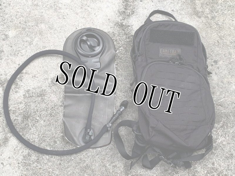 画像12:  米軍放出品 キャメルバック MULEミリタリー  ハイドレーションパック - ブラック (12)
